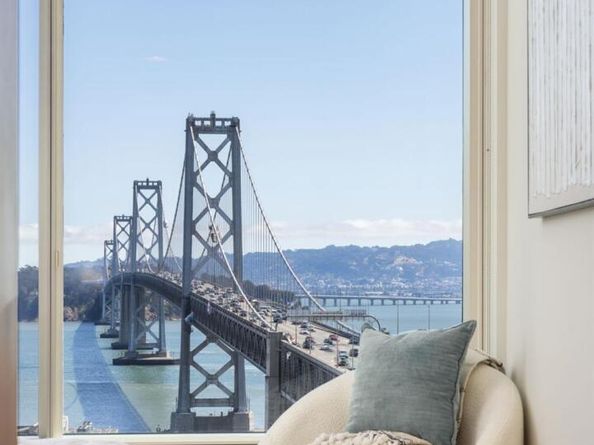 425 1st Street 1601, San Francisco CA 94105