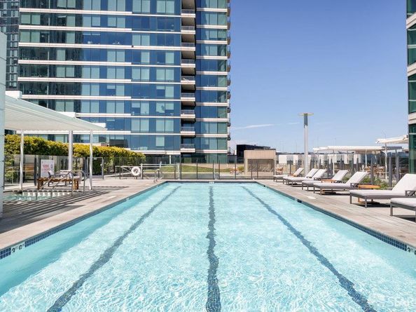 425 1st Street 1601, San Francisco CA 94105