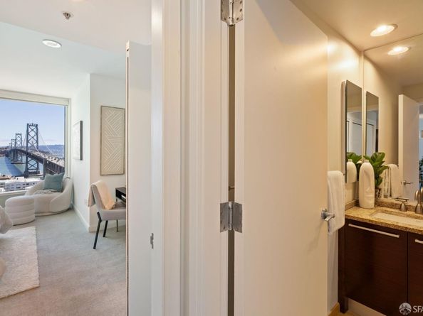 425 1st Street 1601, San Francisco CA 94105