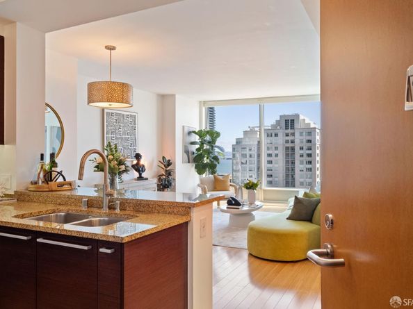 425 1st Street 1601, San Francisco CA 94105