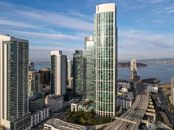 425 1st Street 1601, San Francisco CA 94105