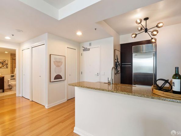 425 1st Street 1601, San Francisco CA 94105