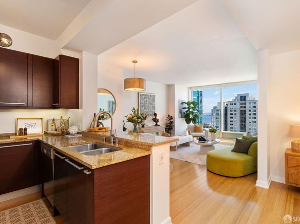 425 1st Street 1601, San Francisco CA 94105