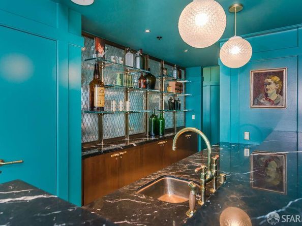 425 1st Street 1601, San Francisco CA 94105