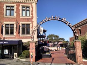 2932 Larkin Street, San Francisco CA 94109