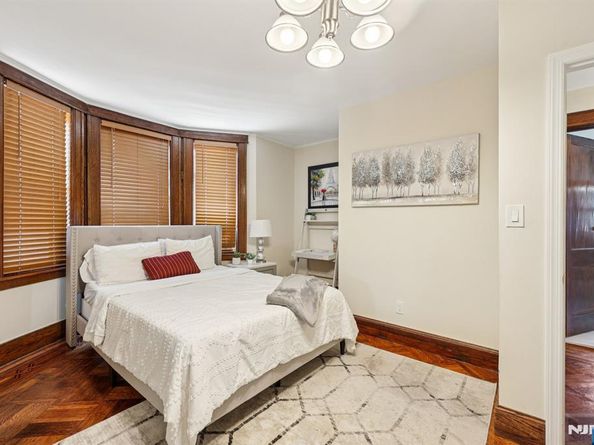 5 77th Street, North Bergen NJ 07047