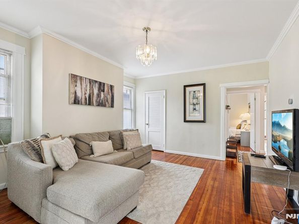 5 77th Street, North Bergen NJ 07047