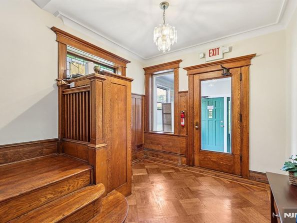 5 77th Street, North Bergen NJ 07047