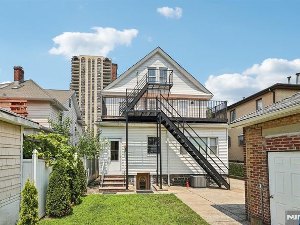 5 77th Street, North Bergen NJ 07047