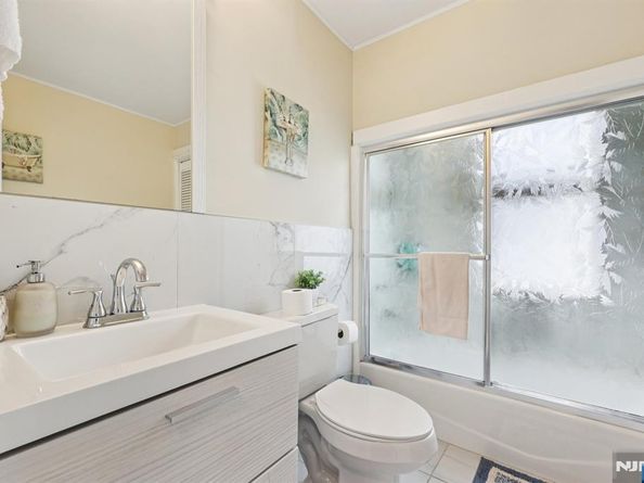 5 77th Street, North Bergen NJ 07047