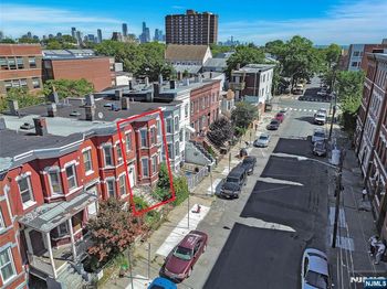 62.5 Oak Street