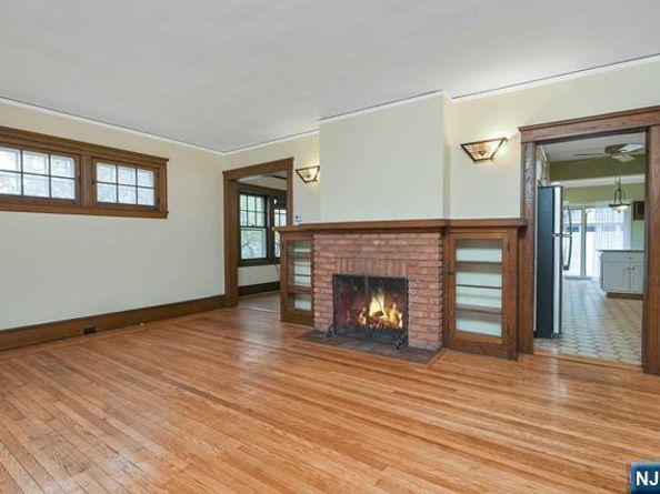 195 Hillside Avenue, Leonia NJ 07605