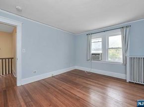 195 Hillside Avenue, Leonia NJ 07605