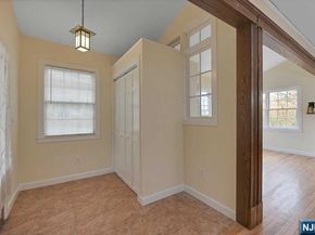 195 Hillside Avenue, Leonia NJ 07605