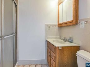 195 Hillside Avenue, Leonia NJ 07605