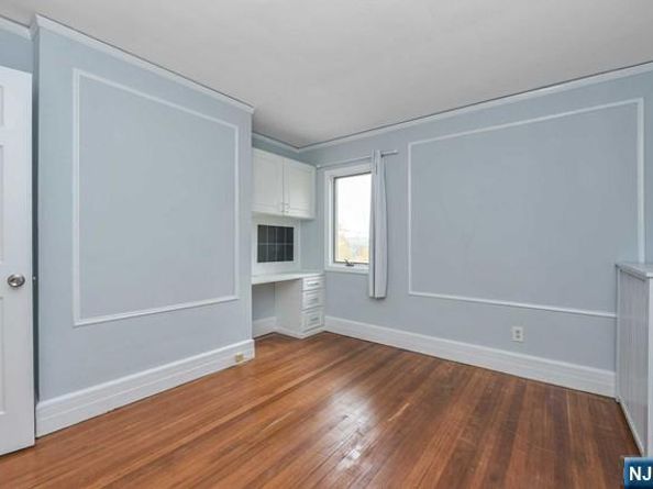 195 Hillside Avenue, Leonia NJ 07605