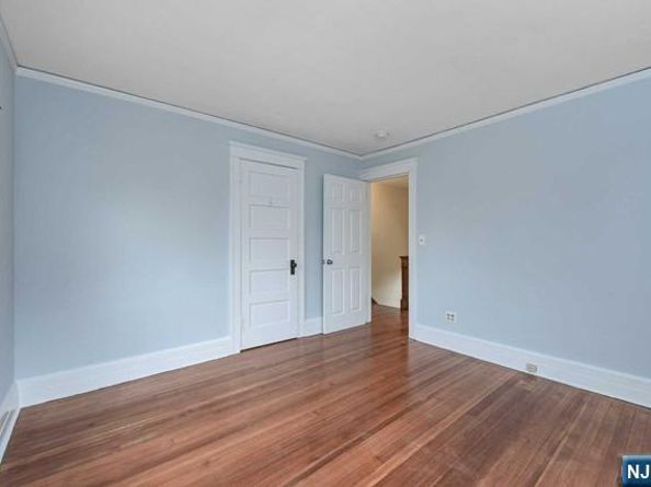 195 Hillside Avenue, Leonia NJ 07605