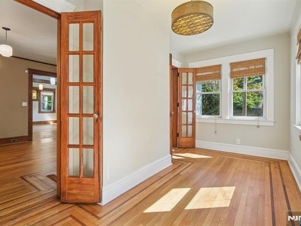 32 Linden Terrace, Leonia NJ 07605