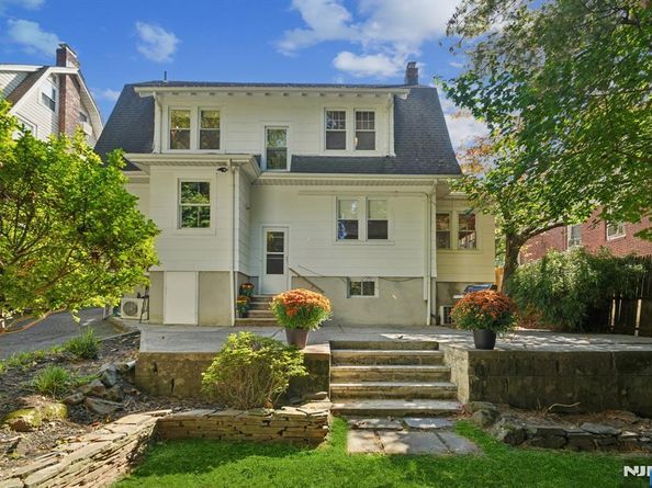 32 Linden Terrace, Leonia NJ 07605