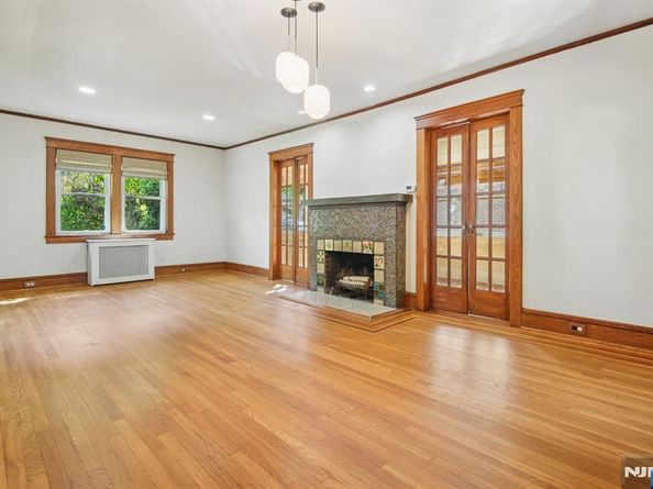 32 Linden Terrace, Leonia NJ 07605
