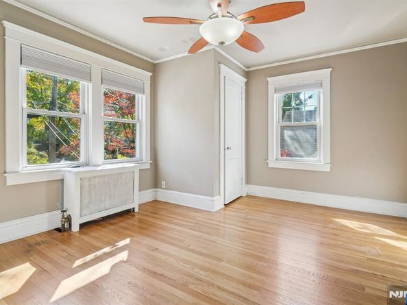32 Linden Terrace, Leonia NJ 07605