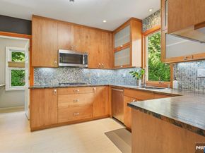 32 Linden Terrace, Leonia NJ 07605