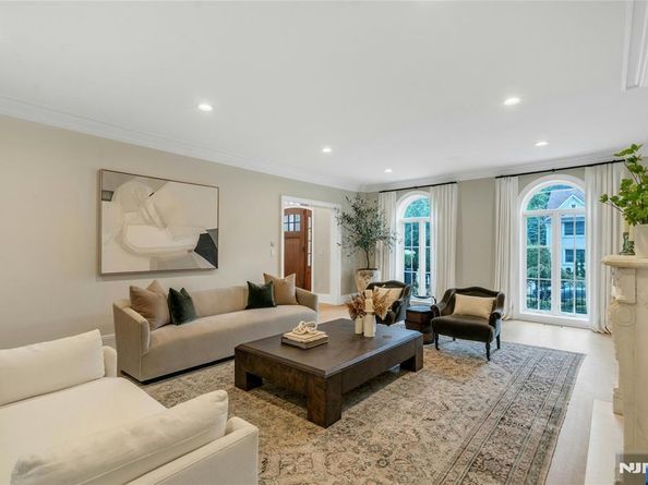 96 Bluff Road, Fort Lee NJ 07024