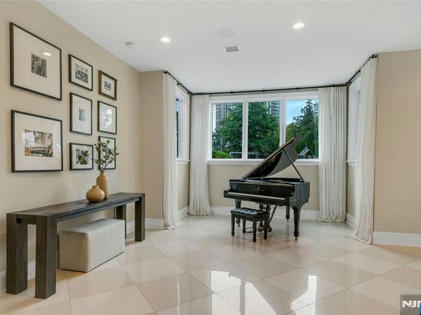 96 Bluff Road, Fort Lee NJ 07024