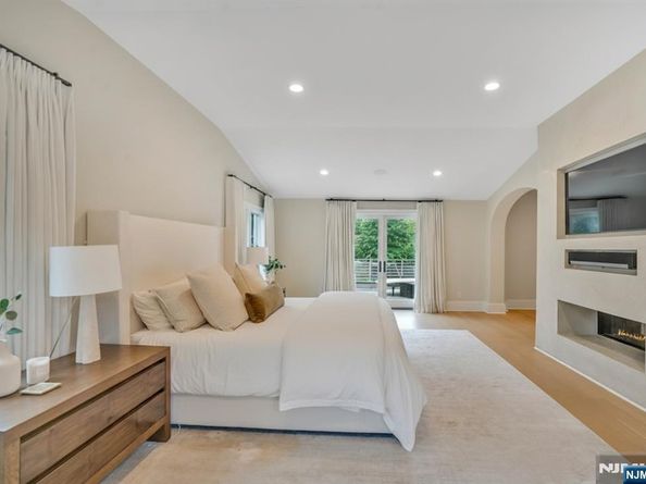 96 Bluff Road, Fort Lee NJ 07024