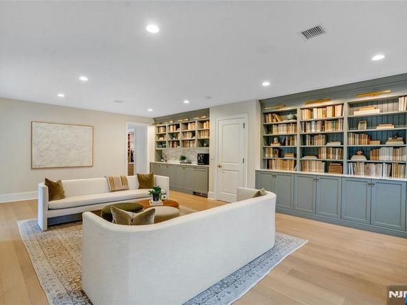 96 Bluff Road, Fort Lee NJ 07024