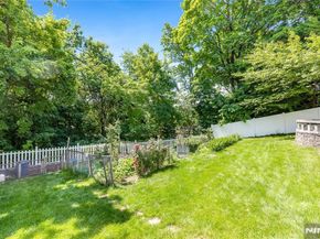 850 Edgewater Avenue, Ridgefield NJ 07657