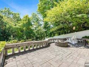 850 Edgewater Avenue, Ridgefield NJ 07657