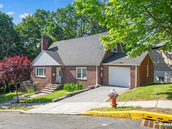553 Ray Avenue, Ridgefield NJ 07657