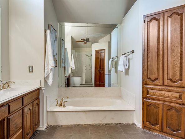 4019  Bobbin Lane , Addison Texas 75001