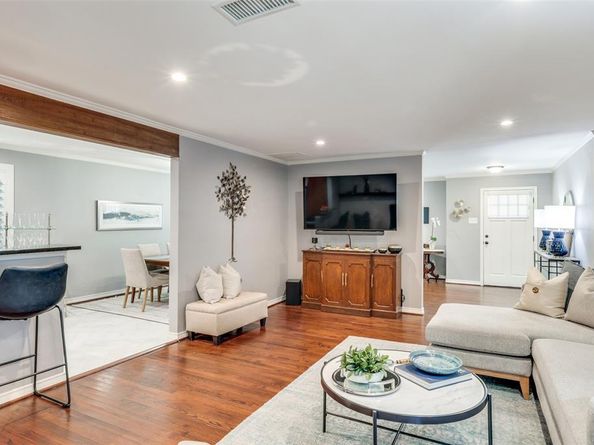 10868  Caprock Circle , Dallas Texas 75218
