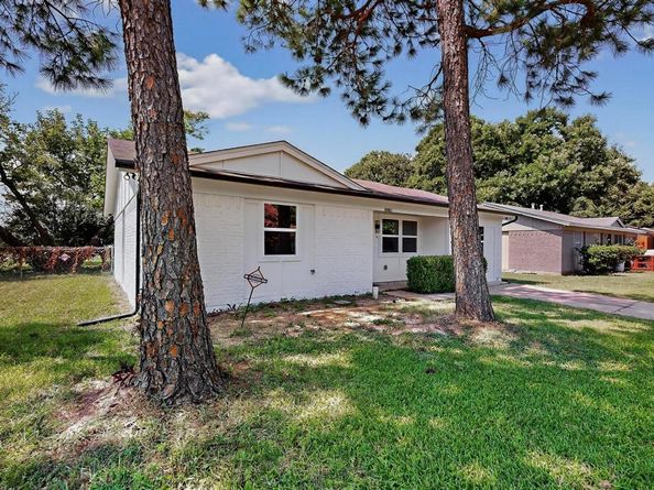 10142  Pebble Valley Lane , Dallas Texas 75217