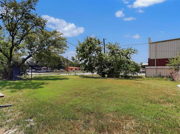 10142  Pebble Valley Lane , Dallas Texas 75217