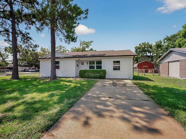 10142  Pebble Valley Lane , Dallas Texas 75217