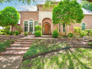 906  Glen Rose Drive 
