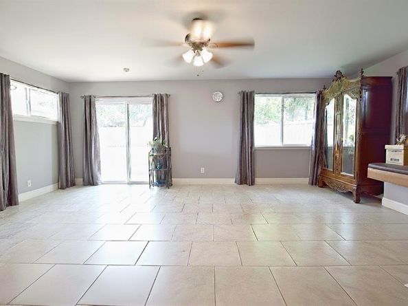 2516  Telegraph Avenue , Dallas Texas 75228