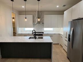 1147 N Madison Avenue  102, Dallas Texas 75208