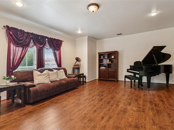 8506  Linda Vista Drive , Rowlett Texas 75088