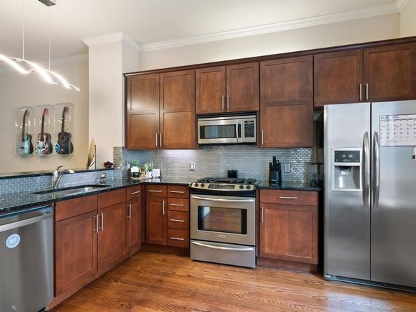 632 E Bluff Street , Fort Worth Texas 76102