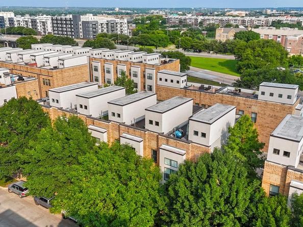 632 E Bluff Street , Fort Worth Texas 76102