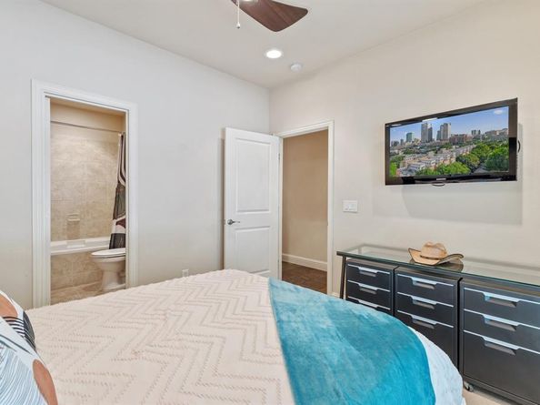 632 E Bluff Street , Fort Worth Texas 76102