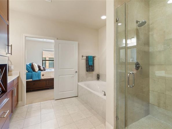 632 E Bluff Street , Fort Worth Texas 76102