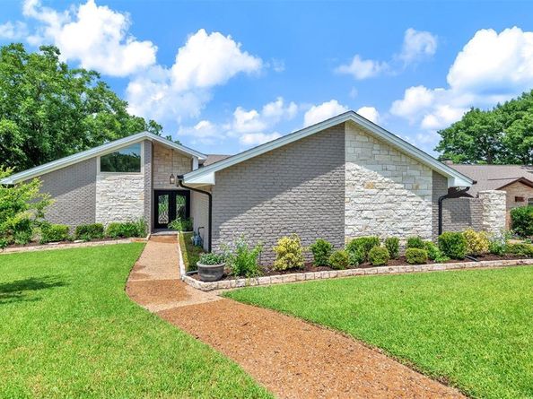 222  Sovereign Court , Rockwall Texas 75032