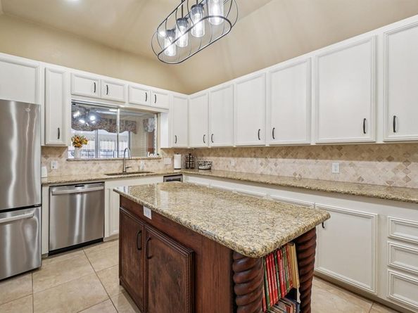 4212 SW Loop 820  , Fort Worth Texas 76109