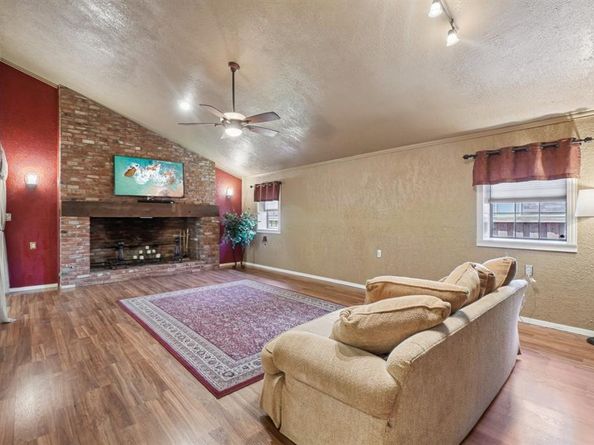 4212 SW Loop 820  , Fort Worth Texas 76109