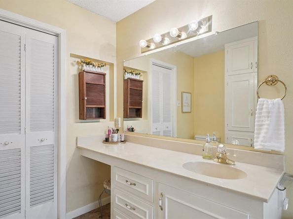 4212 SW Loop 820  , Fort Worth Texas 76109